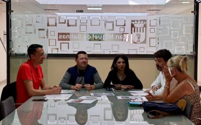 Reunión con la presidenta de la urbanización Blue Lagoon